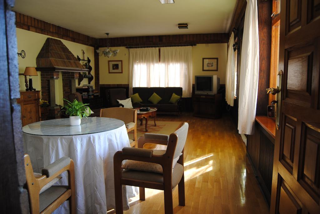 Hostal El Mirador La Lastrilla Kültér fotó